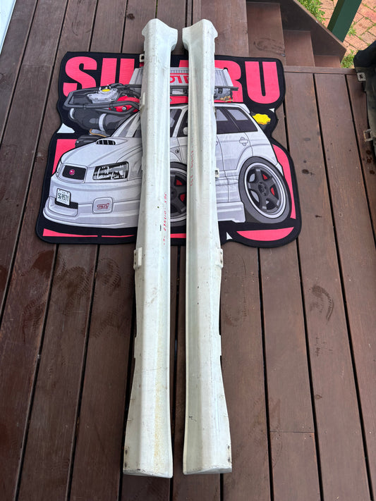 SG GENUINE TWISTED SIDE SKIRT WHITE